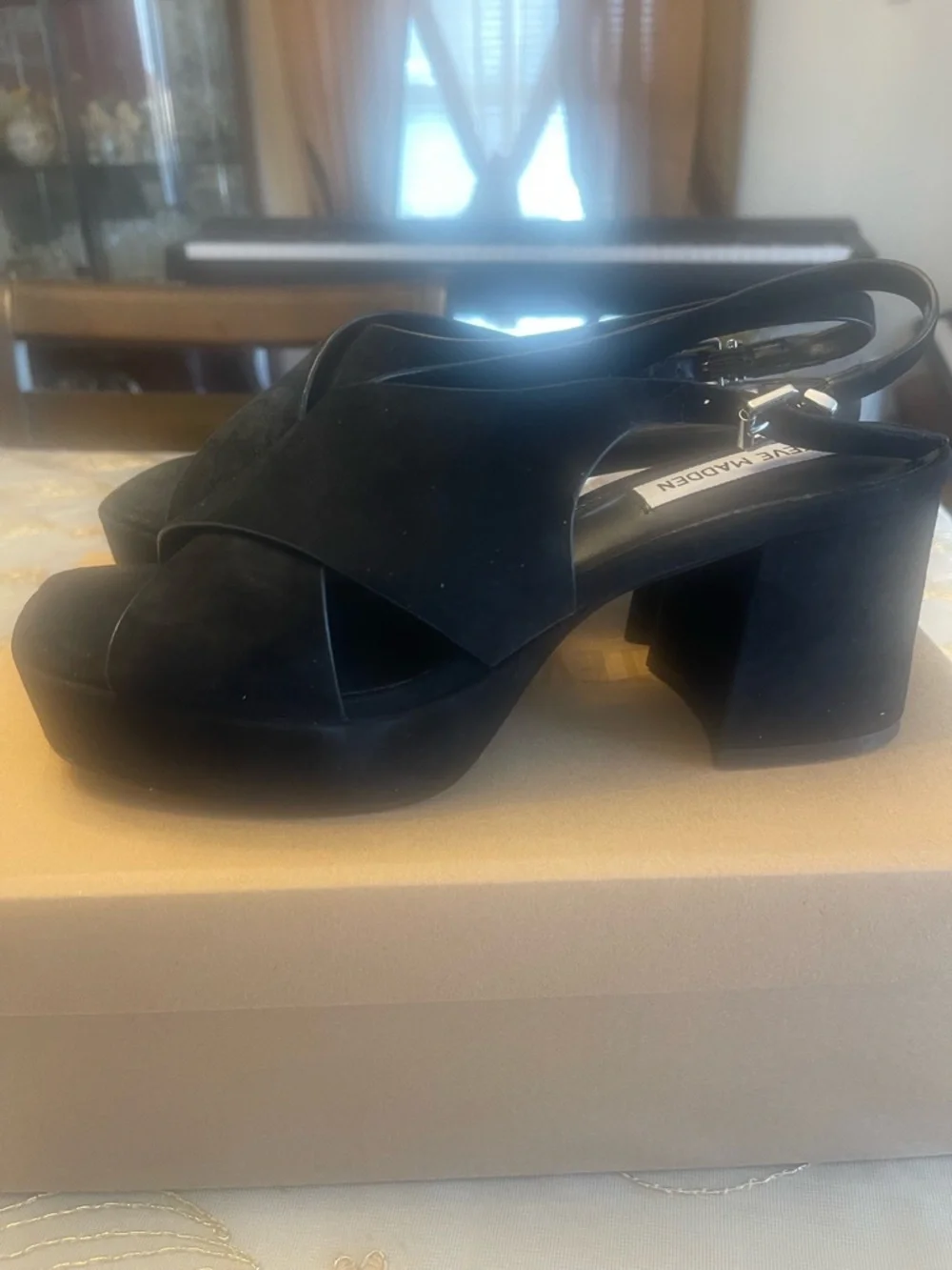 NWB Steve Madden women’s Y2K Mario platform slingback sandals size 8 black suede